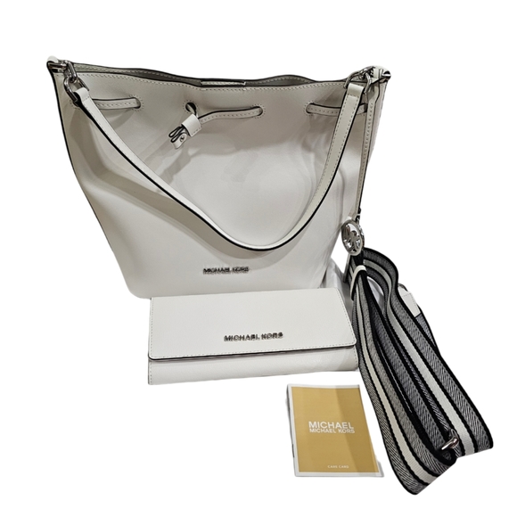 🤍NEW Bundle Michael Kors Eden MD Bucket Bag & Jet Set Travel Wallet Optic White - Picture 1 of 13